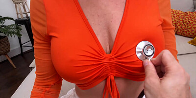 Seductive MILF Mellanie Monroe Gives Sexual Treatment