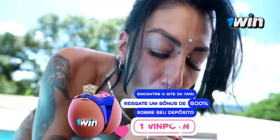 Caroleta Dando Cuzinho Na Beira Da Piscina Producoes