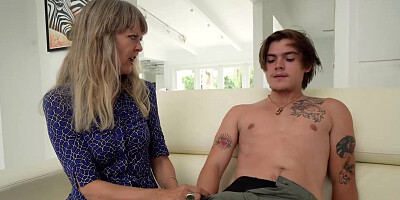 AuntJudysXXX - Mature Landlady Jamie Foster lets her broke tenant pay the rent in cum