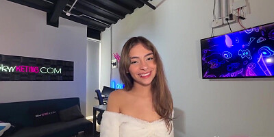 Beautiful 18yo Girl Comes To Record Her New Sextape And Fucking Hard With Petite Girl