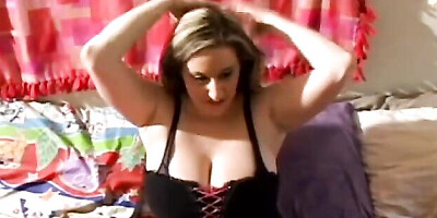 Striking Kitty Lee's cumshot porn