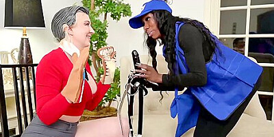 Squirts From Massive Strap On Fucking With Ebony Mystique With Leya Falcon