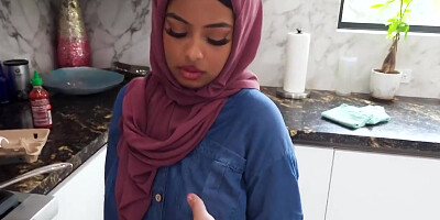 Arab MILF Needs to Learn a Few Things - Hadiya Honey