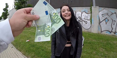 Sexy British Girl Has Risky Outdoor Creampie Sex