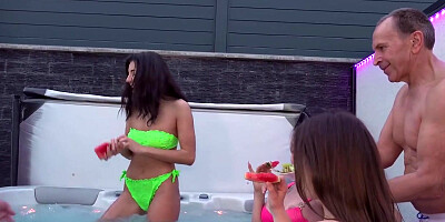 FamilyScrew Sticks Together for Better or Worse