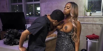 RK Prime: Slim Breyana Moore POV doggystyle outdoors