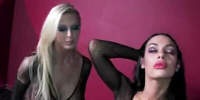 Beautiful Angelina Valentine and Brooke Banner's busty smut