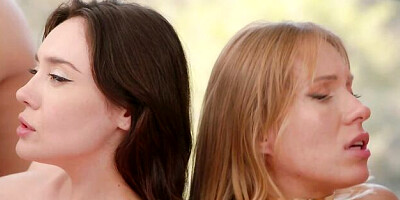 Marie Berger and Angelika Grays are enjoying double penetration