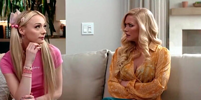 Step Mommy, Charlie Forde And Cecelia Taylor In Stepmoms Fisting Their Teen 18+ Stepdaughter