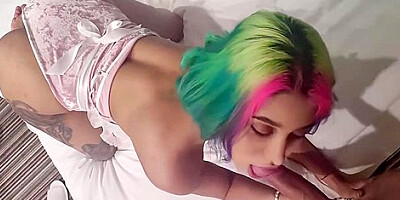 Stylish Roxy Lipss Kink
