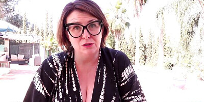 Amative floozy at mature milf scene