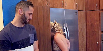 Stepmom Preston Lee Spreads Pussy In A Rough Fucking Session In The Kitchen Step