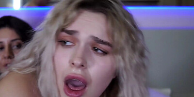 I Teach My Friend how to Give Deep Blowjob on My Boyfriend