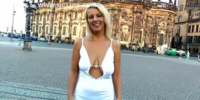 Luci And Izzy Nude In Dresden