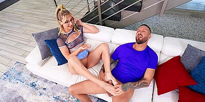 Cheerleader Kaits Phone Time Leads To Unexpected Dp