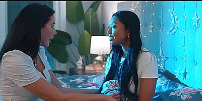 Stepmom Discovers Stepdaughter Gia Dibellas Naughty Fantasy