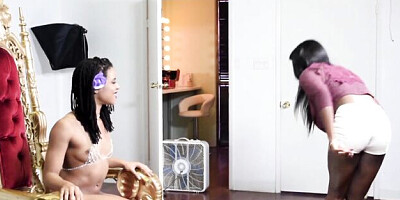 Watch notable Ana Foxxx and Kira Noir's clip