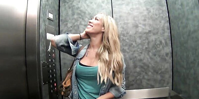 Hot Capri's blonde trailer