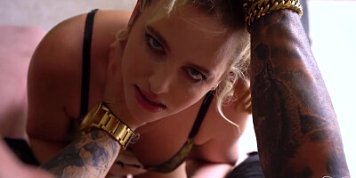 Sexy Eats Logan Stapletons Warm Cum! - Charlie Forde