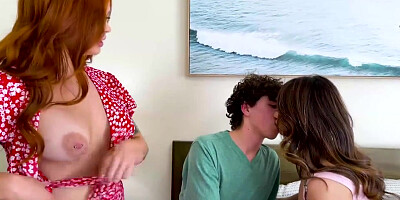 Milfs Teach Dylan And Isabella How To Make Out - Sinatra Monroe, Große Titten And Isabella Nice