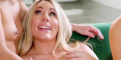 Ebony Fuck Their Stepmom - Kimmy Kimm And Alexis Tae