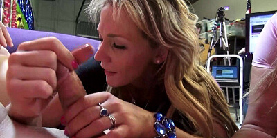 Siri Dahl’s 40-HH Boobs Bounce As She Deepthroats Chris!