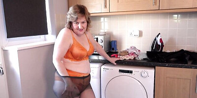 Love's curvy video
