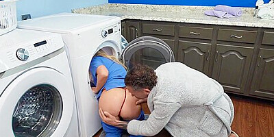 Danielle Renae, Scott Nails And Nurse Naughty - Naughty Nurse Takes A Load Off