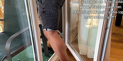 DEFI INCONNU Shasha se fait dfoncer la chatte par l'enorme queue de lartisan qui rpare sa clim