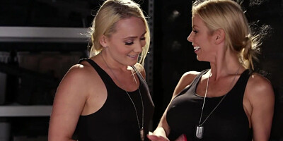 Bigtitted lez cougar facesitting on GF