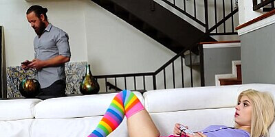 REALITYJUNKIES - Brad Newman Cannot Resist The Flirty Attitude That Aria Banks Is Giving Him