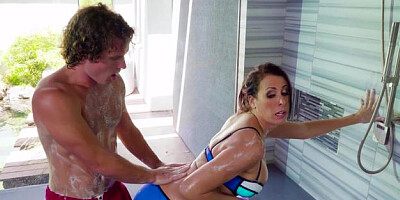 MommyGotBoobs: European Reagan Foxx cheating