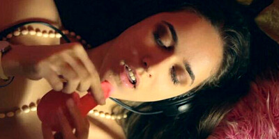 Extraordinary Emily J's balloon movie