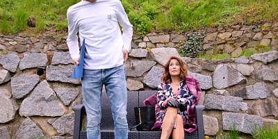 Mature seductress wants him to eat her out and dick her down