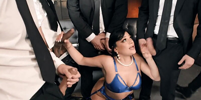 Mona Azar invited five men to fuck all of her holes