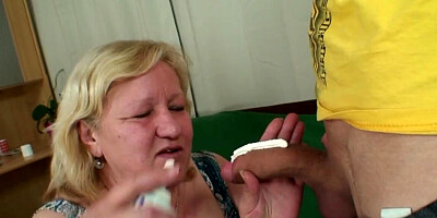 Shy fat blonde GILF is sucking the cock of the son in law