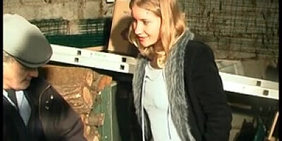 Small ash-light-haired sodomisee par papy et son mec