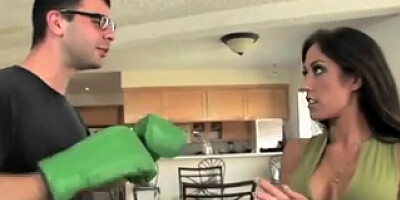 Capri Cavanni and The Boxer
