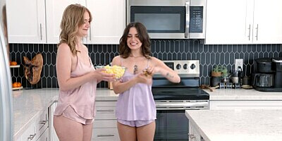 Chanel Camryn & Elsa Violet Share Everything: Toys, Boyfriends, Orgasms - S46:E24