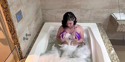 CHICA desbloquea FANTASA de follar en un HIDROMASAJE