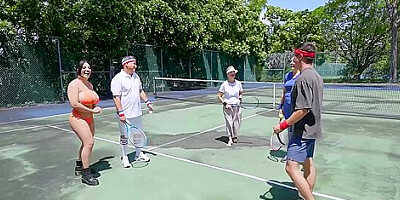 Horny Family Tennis Game - Sarah Arabic