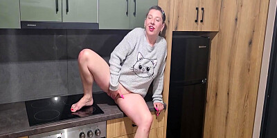 Mature Housewifes Midnight Craving Bbc Fantasy Turns Kitchen Into Her Playground
