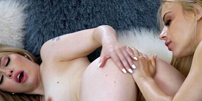 ADULTMOBILE - Anna Claire Clouds And Haley Spades Decide To Have A Sexy Live Show Together