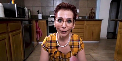 Lynne - Cumshots Are The Best Medicine