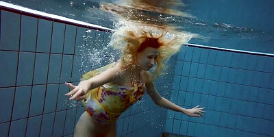 Side chick's russian porn by Underwater Show