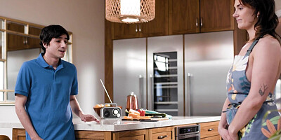 MOMMY'S BOY - MILF Siri Dahl Caught Naked In The Kitchen! Stepson Banged Her Hard! FRENCH SUBTITLES