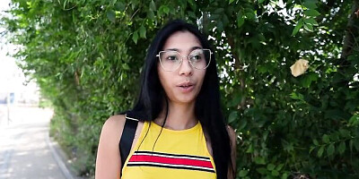 Watch cover-girl slag's clip