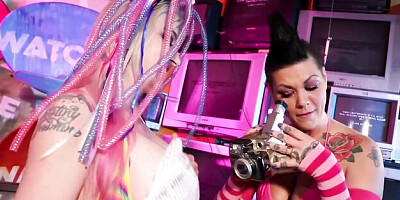 Steamy Jezebelle Bond and Leya Falcon at pussy scene