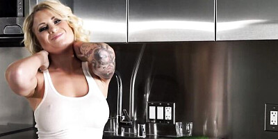 Solo action with pin-up Daisy Monroe from PUBA