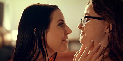 TRUE LESBIAN Suburban Wife Jay Taylor Can't Take Eyes Off Angela White